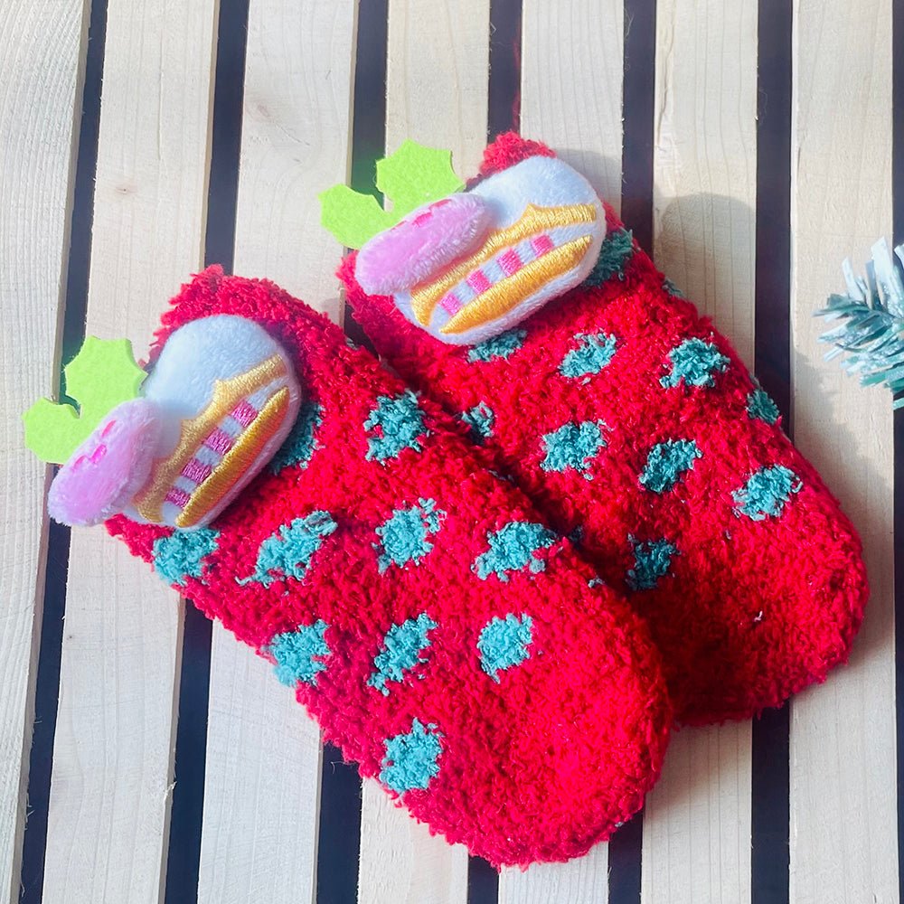 Red Xmas Cake theme Woolen Christmas Socks for Infants (0-12) months - Little Surprise BoxRed Xmas Cake theme Woolen Christmas Socks for Infants (0-12) months