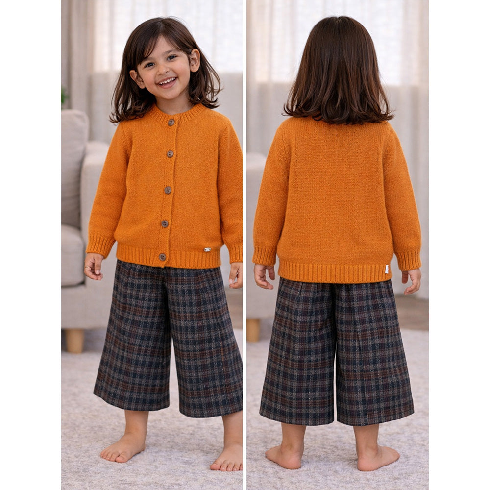 2 Pcs Orange Sweatshirt with Grey Checkered wide-Leg Three fourth styled Pants for Kids
