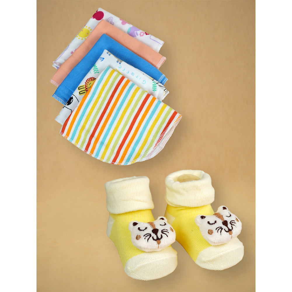 16 pcs Yellow King Lion Newborn Hamper/Gift Box for Baby Boy/Baby Girl, 0-6 months