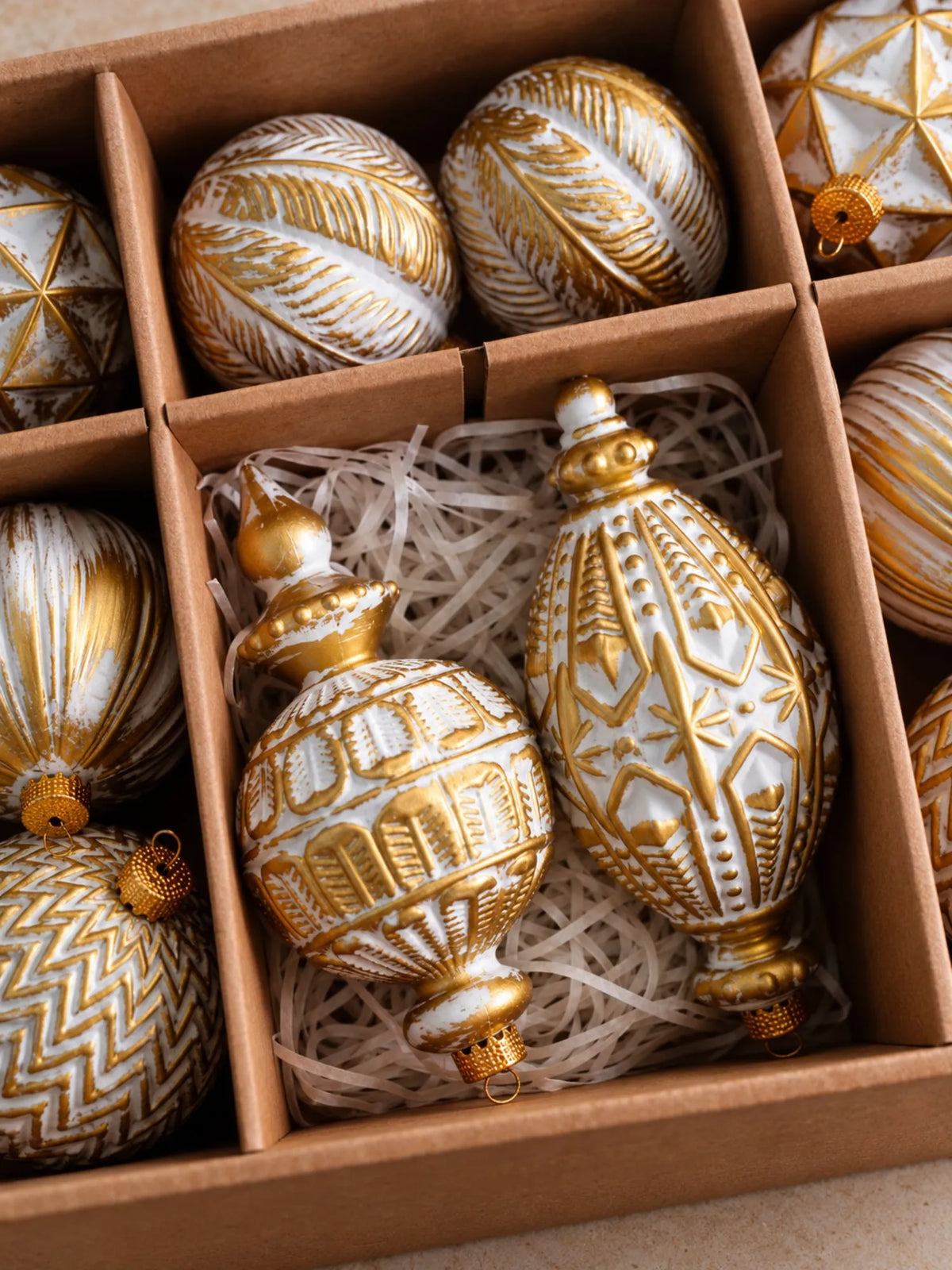 10 pcs Ivory & Gold Self Print Big Size Christmas Tree Ornaments big size Decoration Luxe Balls Set