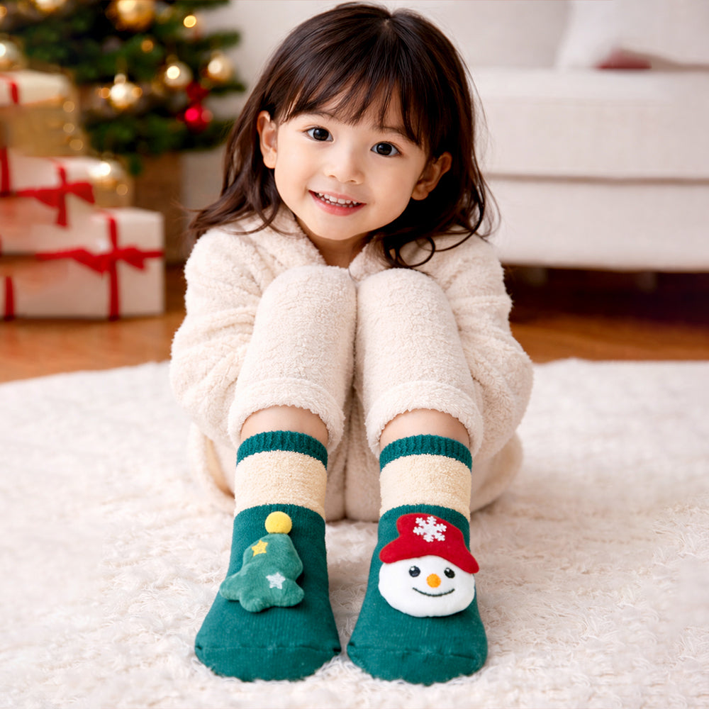 Green Snowman & Tree Christmas Themed Ankle Length Socks For Kids