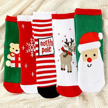 Red Green White Themed Christmas Ankle Socks Set Of 5 Pcs