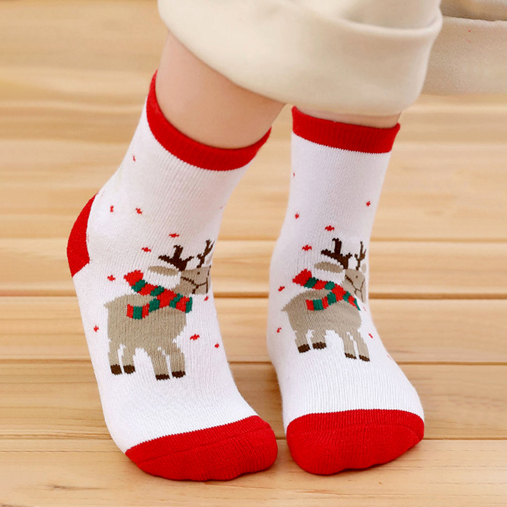Red Green White Themed Christmas Ankle Socks Set Of 5 Pcs