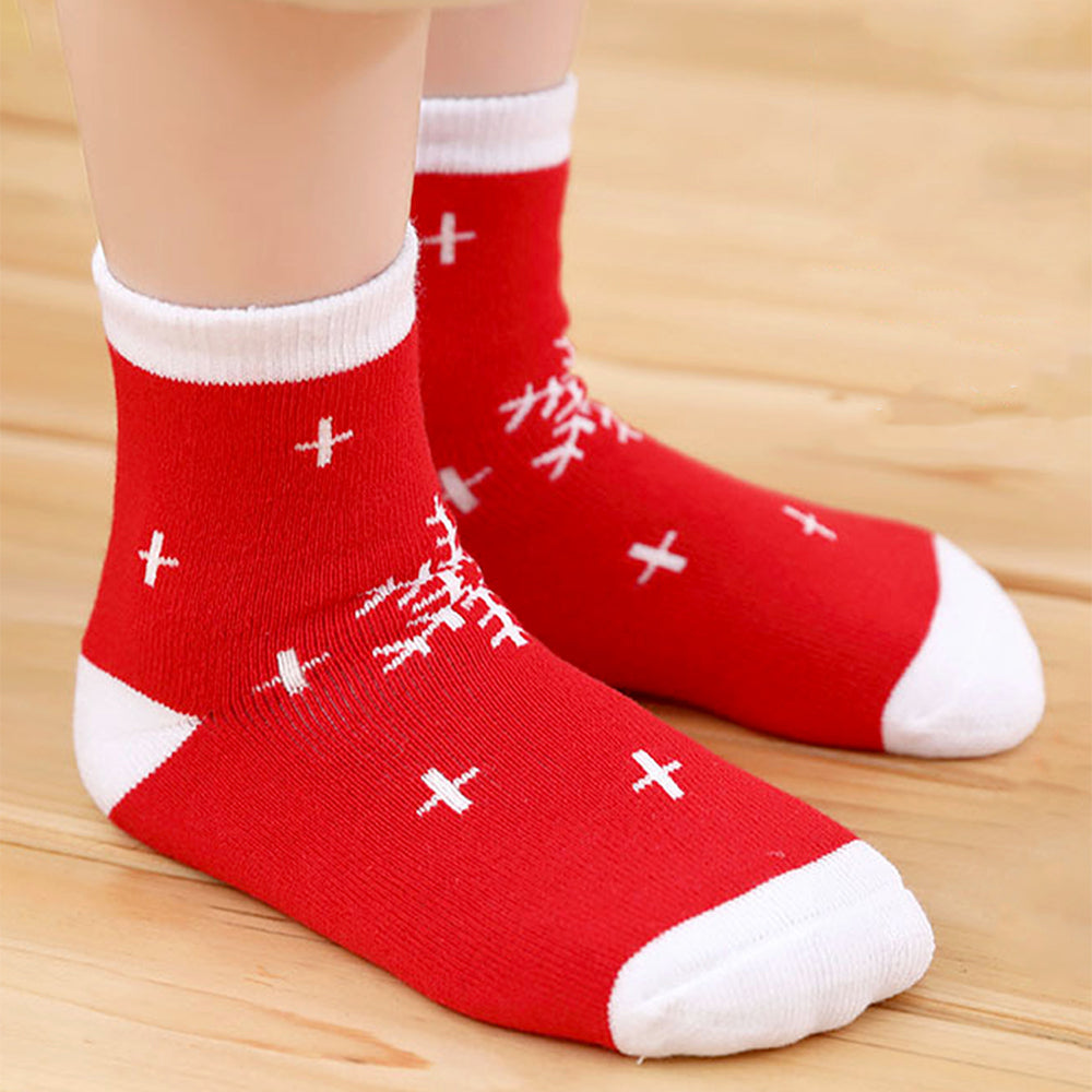Red Green White Themed Christmas Ankle Socks Set Of 5 Pcs