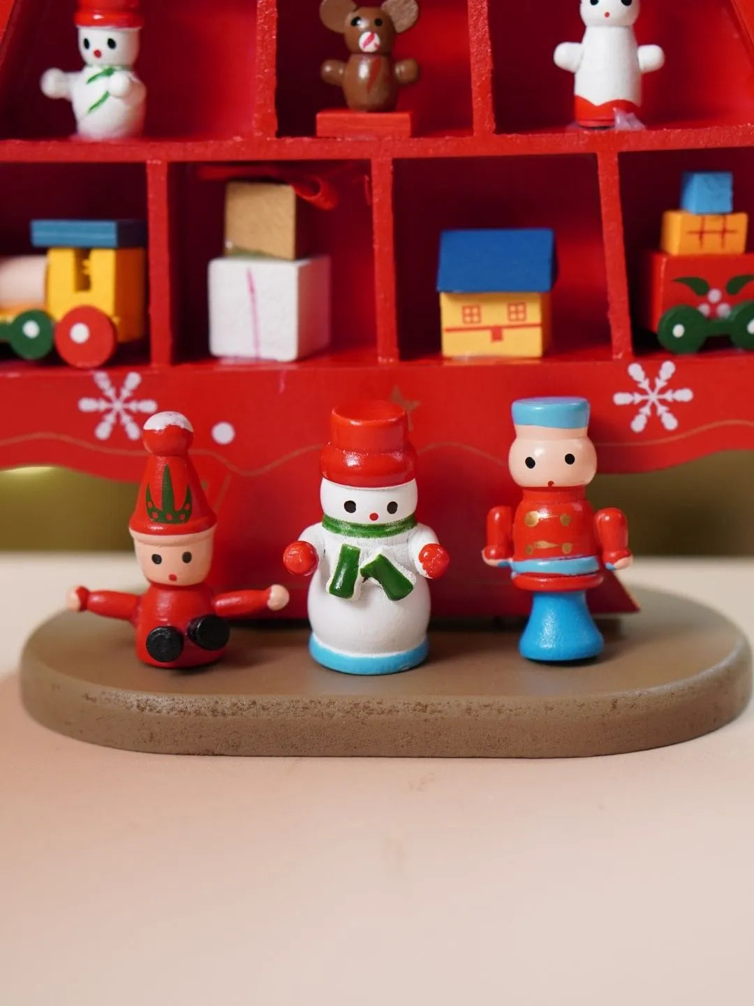Checkered Shelf Red Wooden Christmas Tree with Mini Figurines