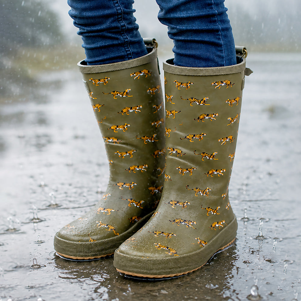 Ms. Maya Hong , flexible  Rubber Rain Gumboots for Kids