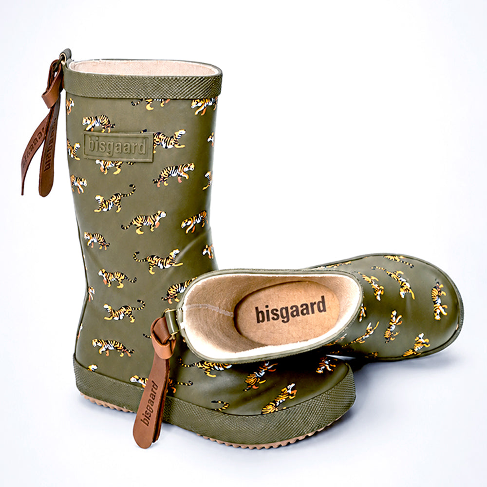 Ms. Maya Hong , flexible  Rubber Rain Gumboots for Kids