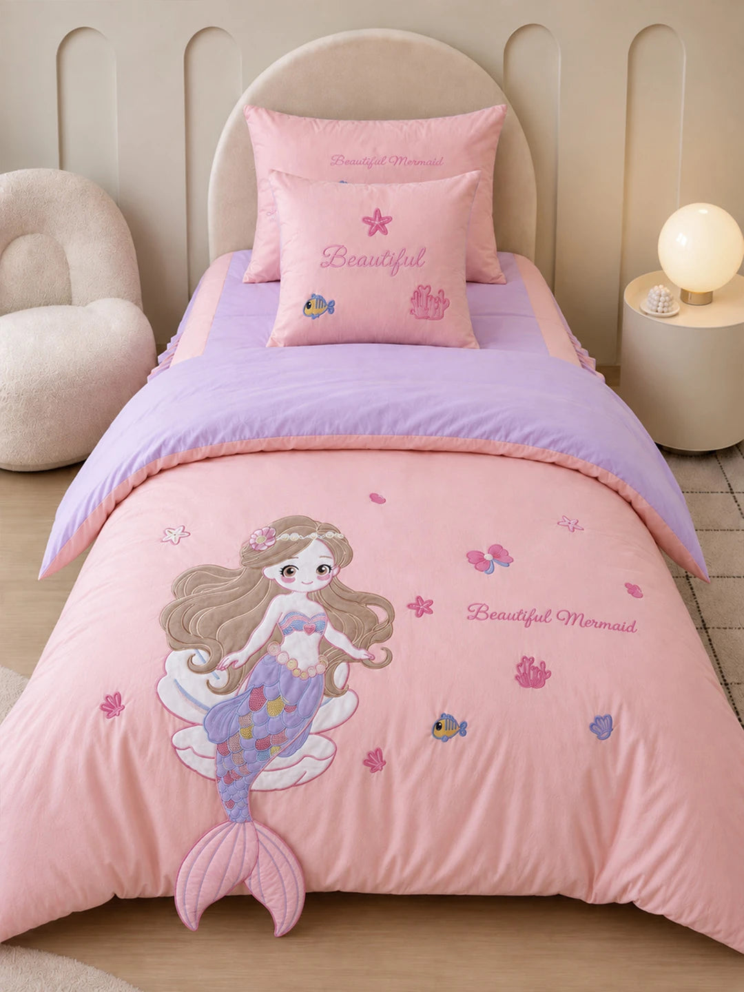 4 pcs Beautiful Mermaid Princess Theme Luxe Embroidered & 3D hanging collection of Single bed comforter, 1 flat bedsheet, 2 pillow covers entire Bedding Set for Single Size Bed.