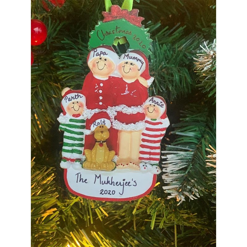 Personalized Wooden Family Tree Ornament (Family of 4) with a Pet - Little Surprise BoxPersonalized Wooden Family Tree Ornament (Family of 4) with a Pet