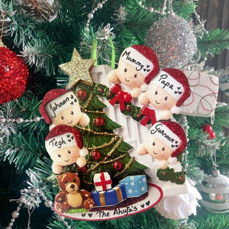 Personalized Wooden Family Tree Ornament (Family of 5) - Little Surprise BoxPersonalized Wooden Family Tree Ornament (Family of 5)