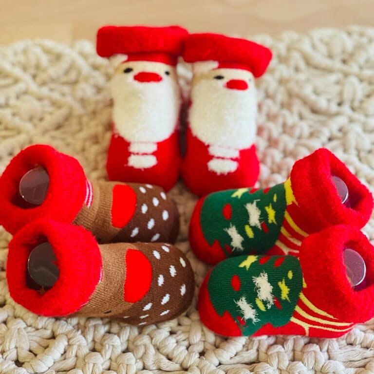 Red & Green Christmas Socks for infant, 0-12 months - Little Surprise BoxRed & Green Christmas Socks for infant, 0-12 months